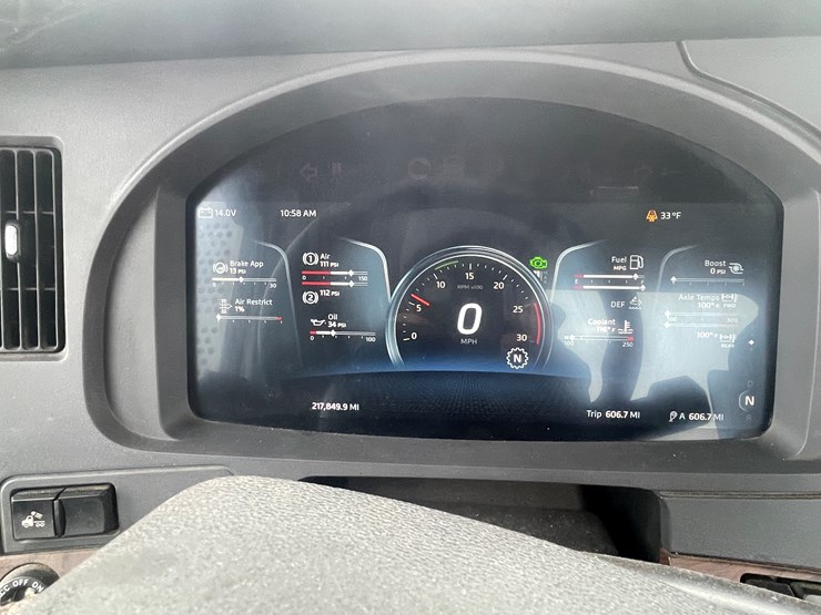 2022-kenworth-t680-image-46