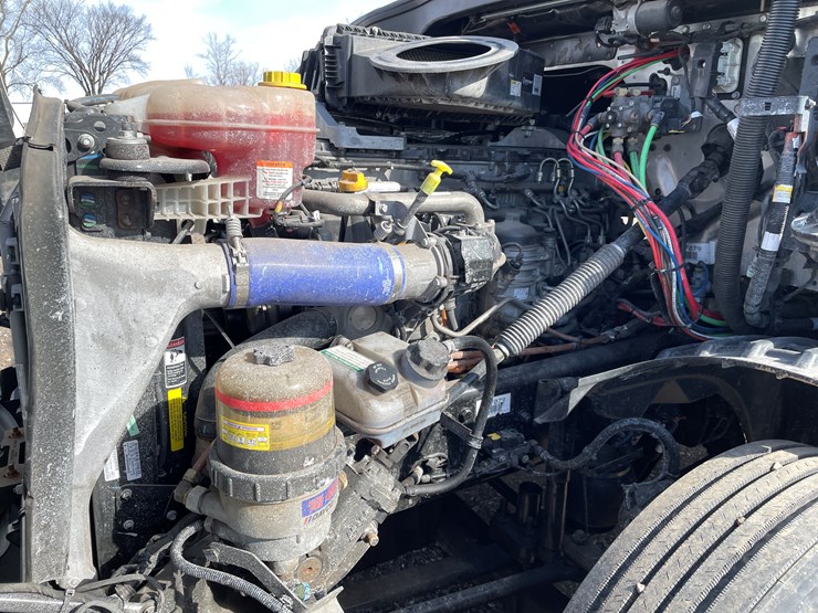 #1460-•-2022-freightliner-truck-tractor-(has-mn-title)-image-15
