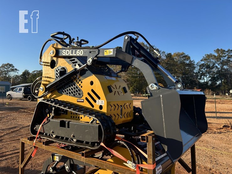 2025-mini-skid-steer-loader-sdlanch-image-1