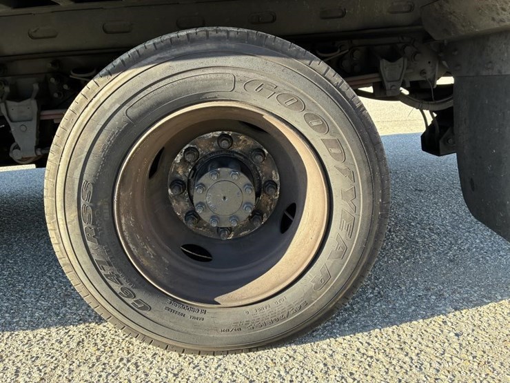 2016-ford-f650-image-5