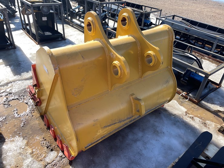 2026-caterpillar-320-image-3