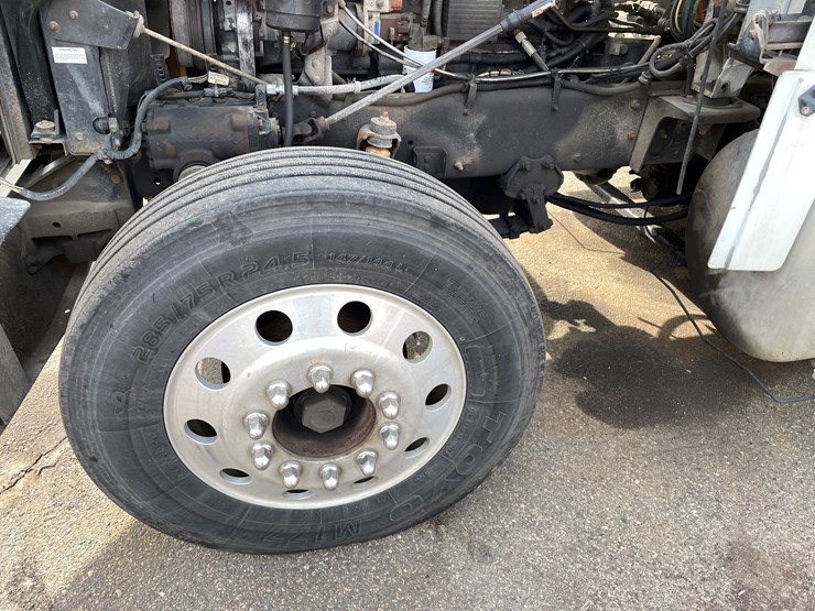 2000-international-9900-image-53