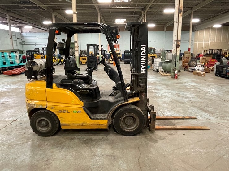 2021-hyundai-25l-9a-image-4