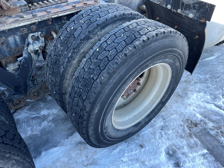 2006-kenworth-t800-image-16