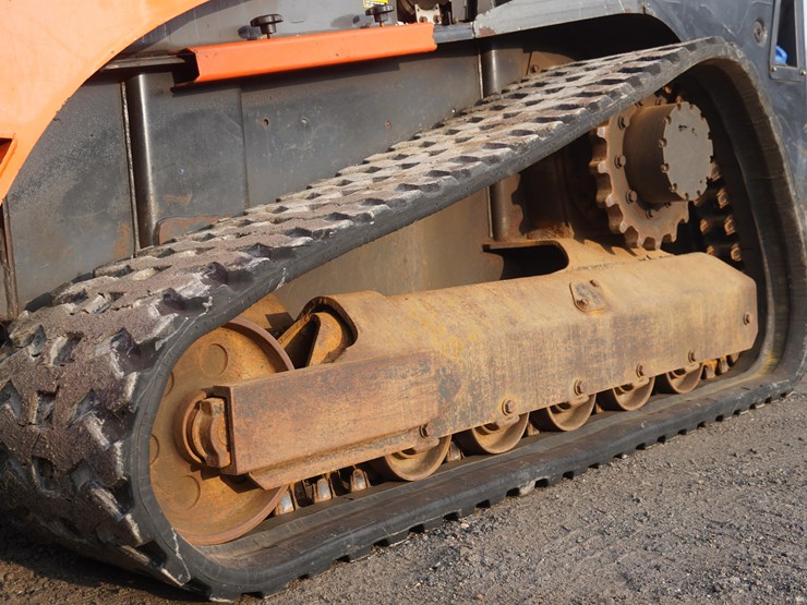 2017-kubota-3800-image-24