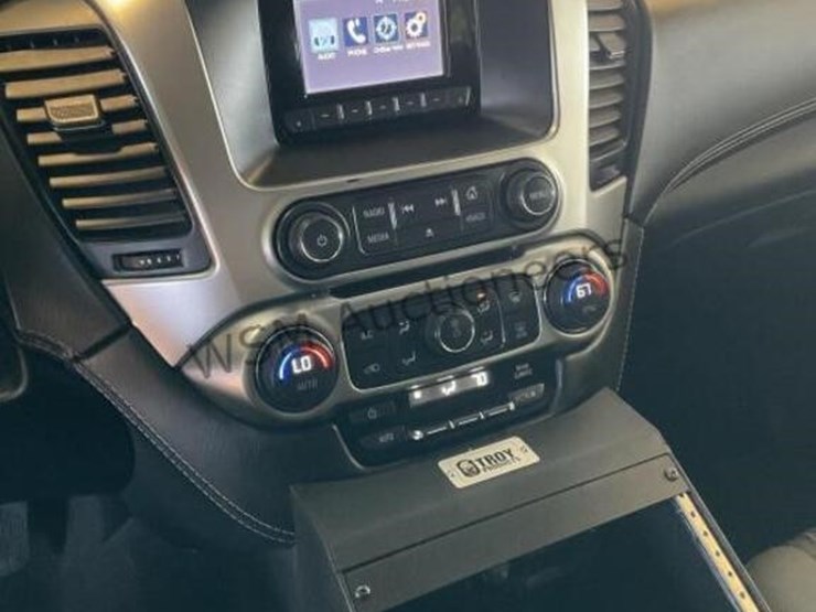 2015-chevrolet-tahoe-image-19