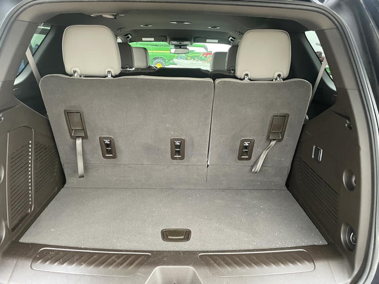 2023-chevrolet-tahoe-image-60