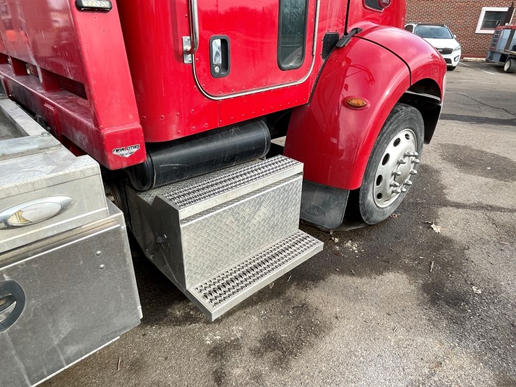 2018-peterbilt-337-image-50