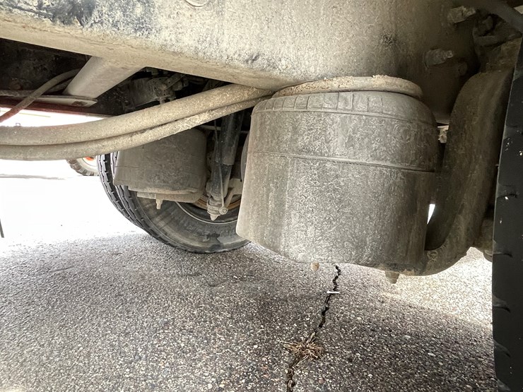 2018-peterbilt-337-image-44