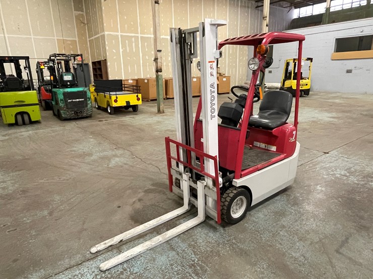 #185-•-toyota-7-runner-electric-forklift-image-1