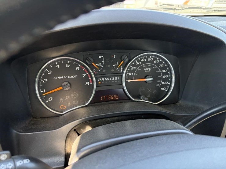 2011-chevrolet-colorado-image-12