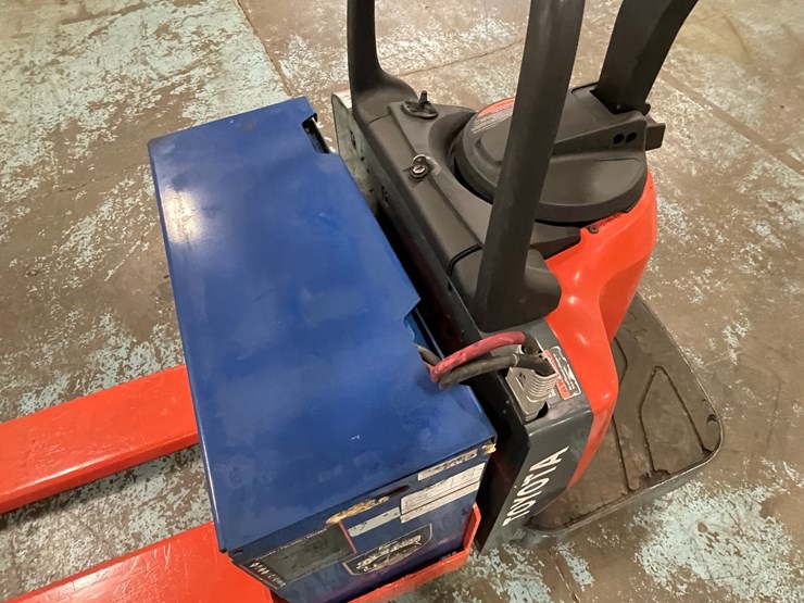 #231-•-toyota-ride-on-electric-pallet-jack-image-13