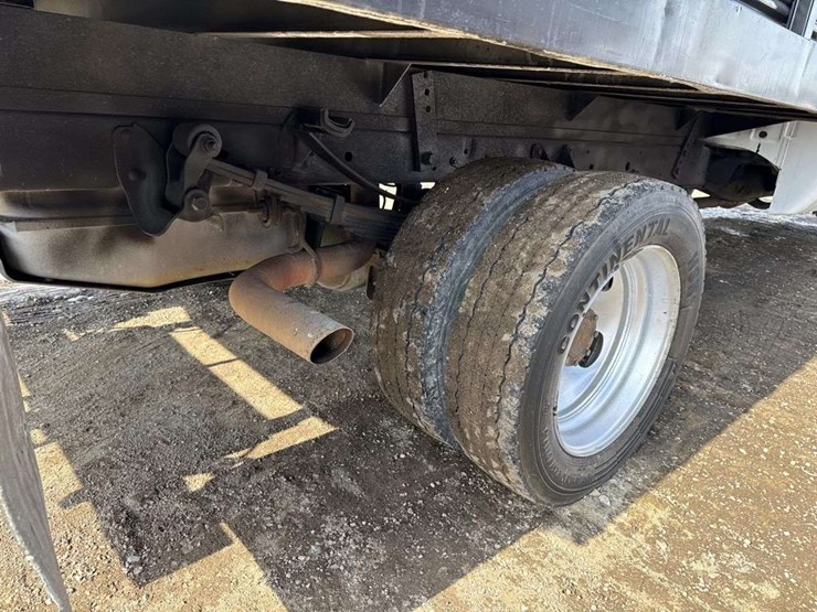 2014-ford-f550-image-19