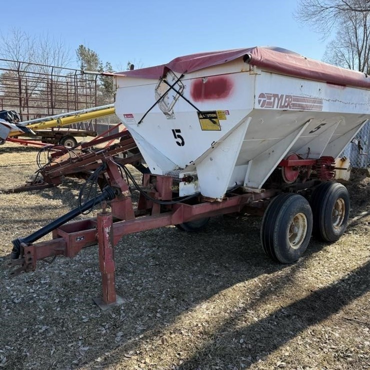 Tyler Pull Type Fertilizer Spreader