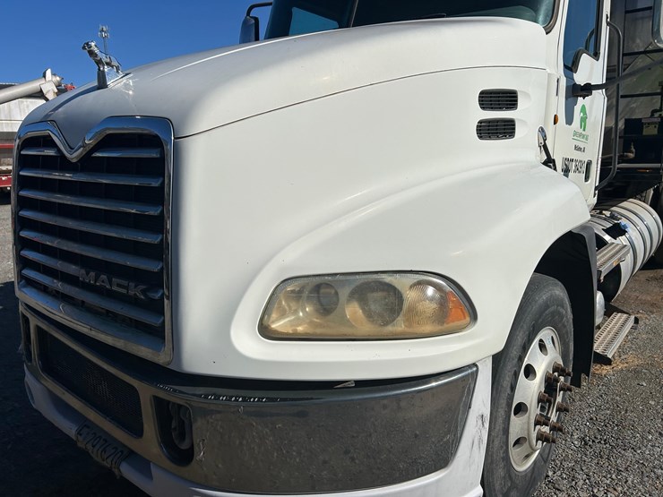 2012-mack-tender-truck-w/adams-rear-discharge-bed-auger-image-97