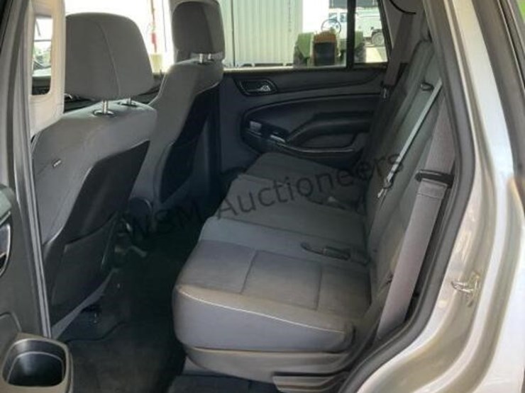 2015-chevrolet-tahoe-image-24