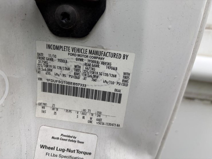 2011-ford-f550-image-16