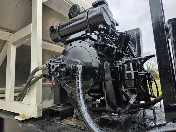 freshly-refurbished!-2016-kbh-fertilizer-tender-trailer---isuzu-diesel-image-10