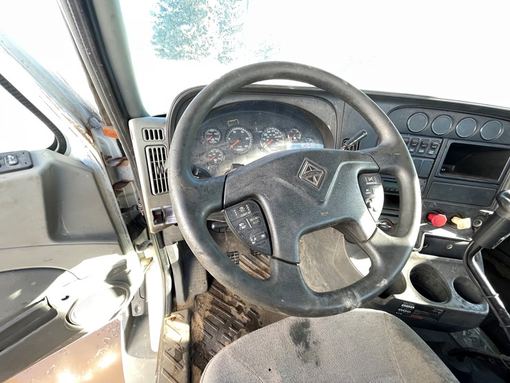 2012-international-prostar-image-34