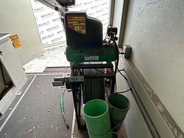 2012-ford-e450-image-44