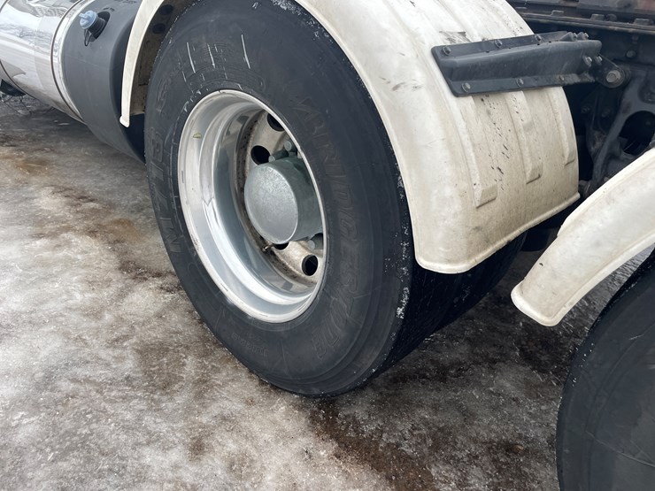 2022-kenworth-t680-image-20