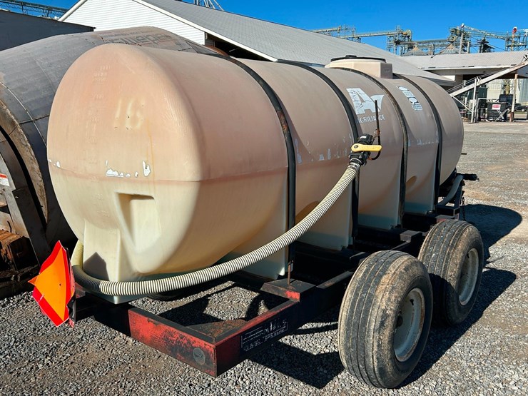 adams-nurse-trailer-tank-image-3