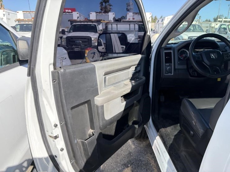 2018-dodge-2500-image-8