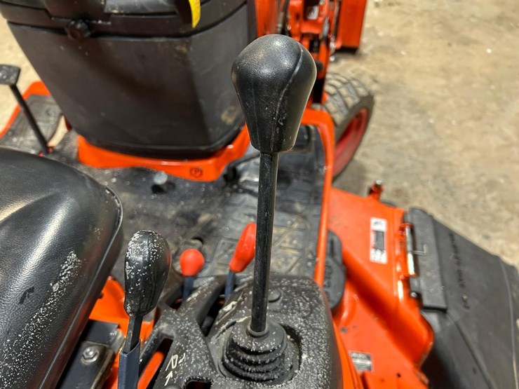 2019-kubota-bx2380-image-29