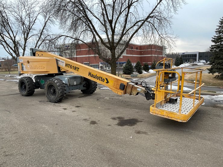 #152-•-2015-haulotte-ht61rt-4x4-telescopic-boom-lift-image-3