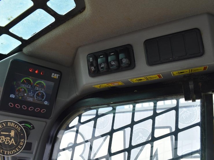 2023-caterpillar-289d3-image-44