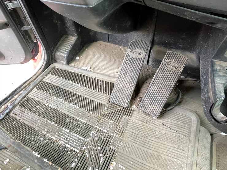 2018-peterbilt-337-image-76