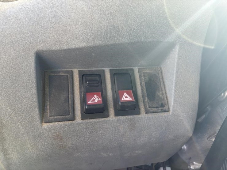 2007-volvo-l11oe-wheel-loader-image-17