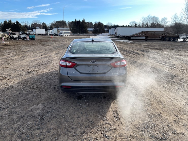 #1522-•-2014-ford-fusion-(has-mn-title)-image-4