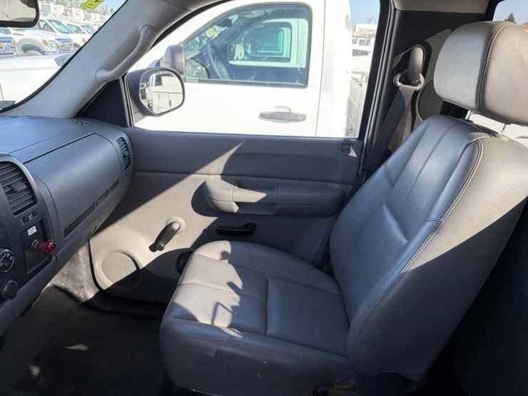 2008-chevrolet-2500-image-11