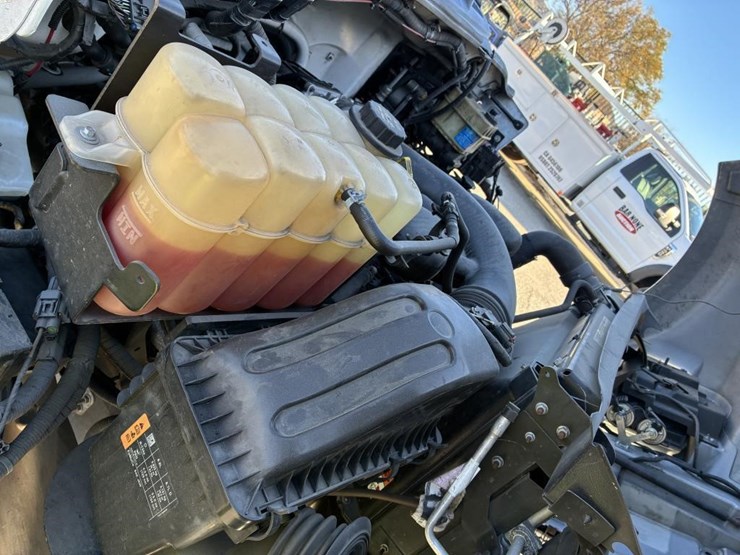 2016-ford-f650-image-7