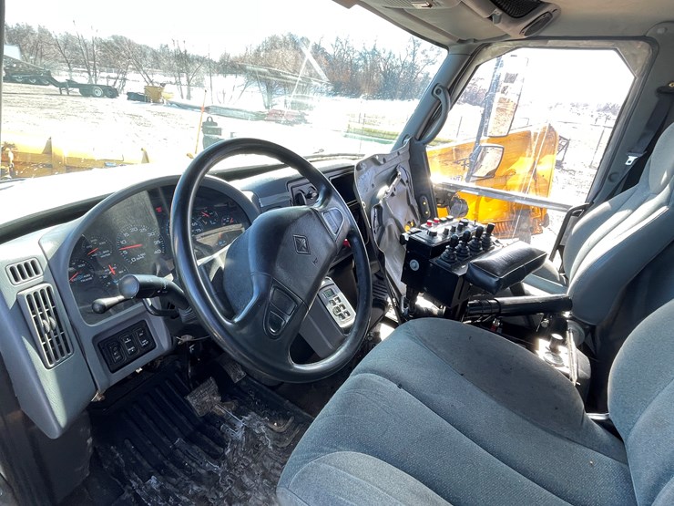 #1016-•-2007-international-plow-truck-(has-mn-title)-image-48