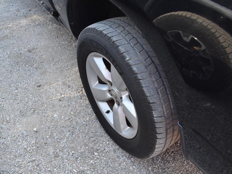 2014-dodge-1500-image-10