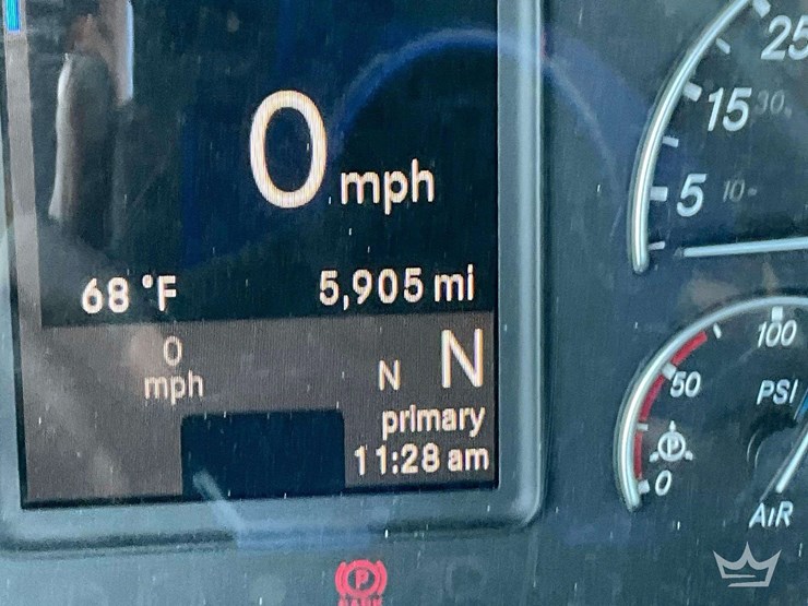 2024-freightliner-m2-106-image-13