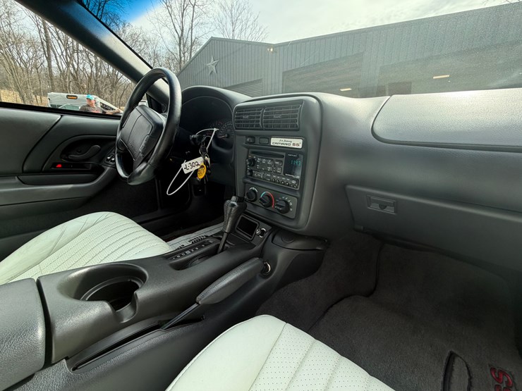 #30932-•-1997-chevrolet-camaro-ss-30th-anniversary-coupe-image-18