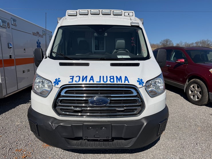 2019-ford-transit-image-2