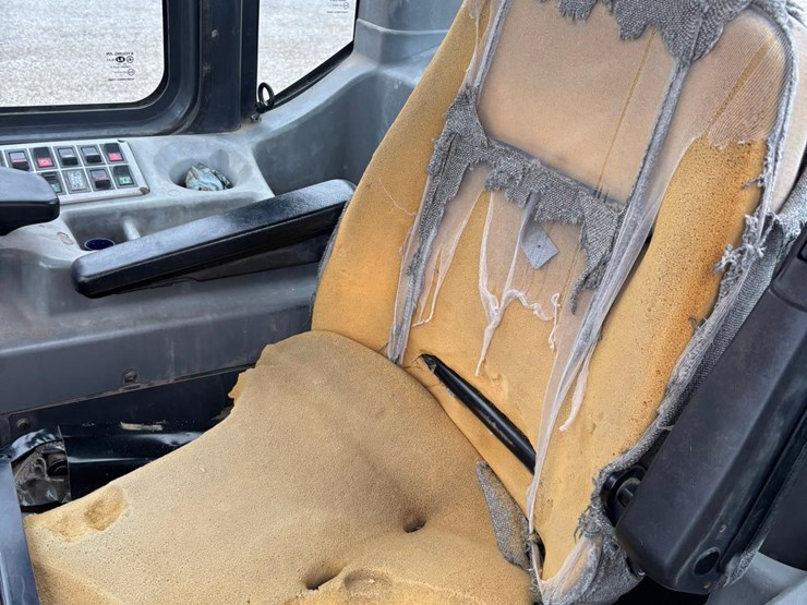 2010-doosan-dl250-image-9