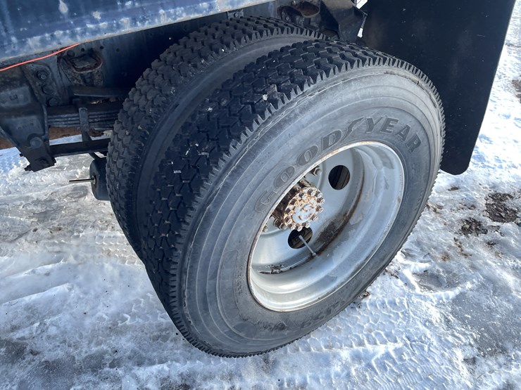 1995-ford-f750-image-10