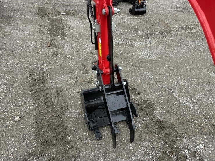 2026-vicsec-hydraulic-excavator-image-10