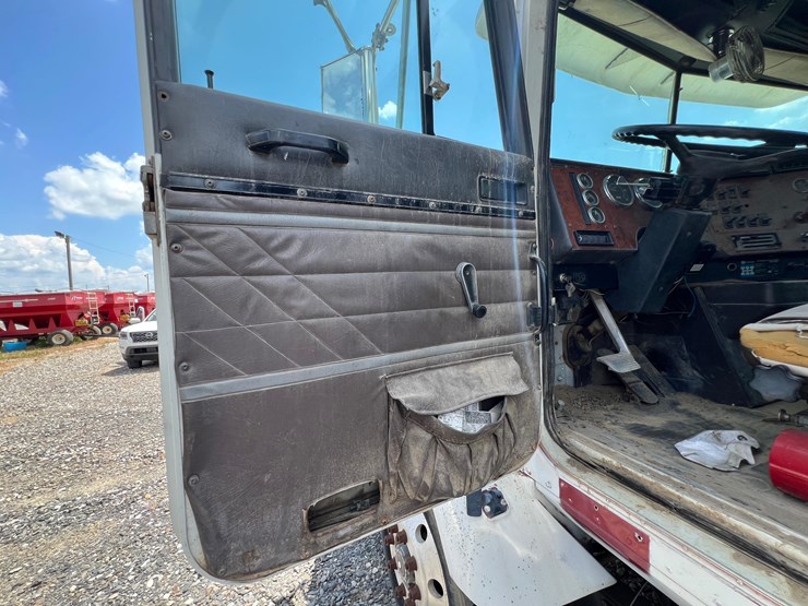 1996-international-a-image-56