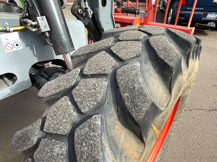 #130-•-2018-skyjack-sj843-telehandler-image-36