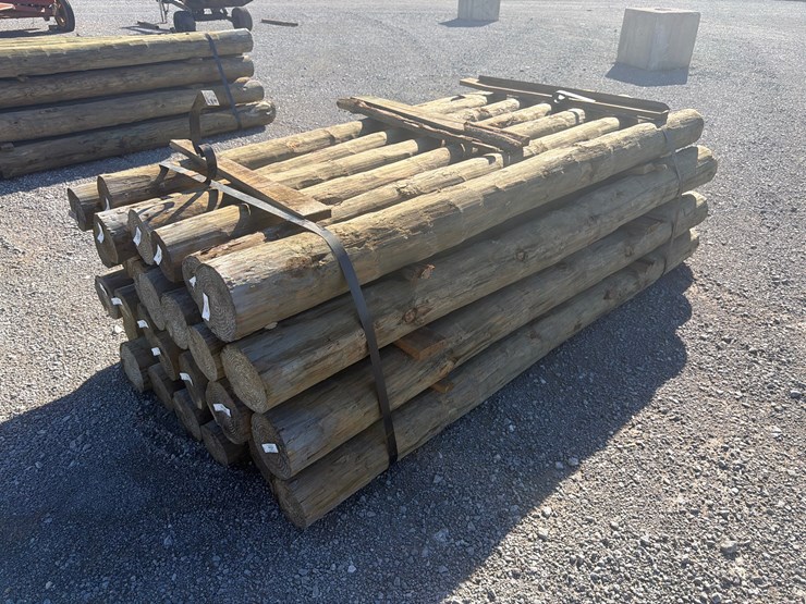 #23873-•-bundle-of-(28)-wooden-posts-image-2