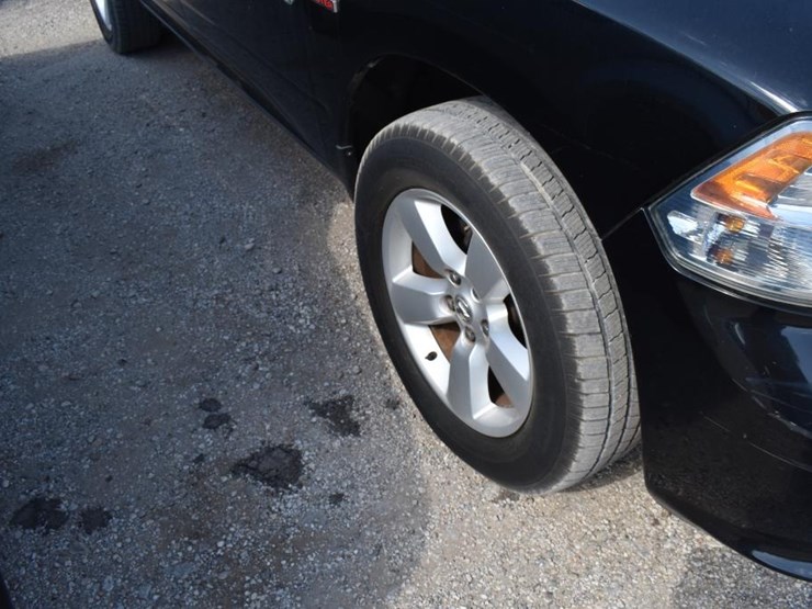 2014-dodge-1500-image-3