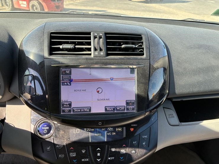 2014-toyota-rav4-image-15