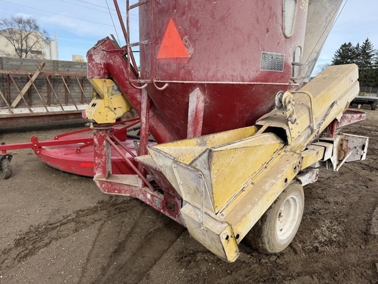 new-holland-355-image-6