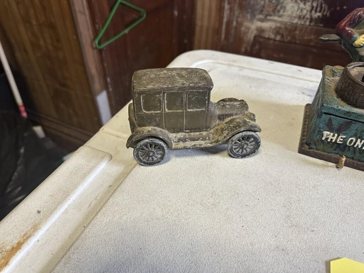 antique-cast-iron-cars-&-toy-set-image-2